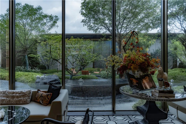 里表都會丨長春中?！つ虾计?></div>
</a>
<div   id=